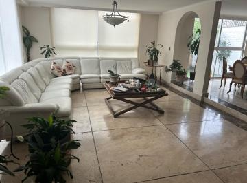 Casa · 450m² · 3 Recámaras · 6 Estacionamientos · Casa Remodelada en Venta en Tecamachalco
