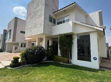 Casa · 3 Recámaras · 6 Estacionamientos · Casa en Venta en El Meson