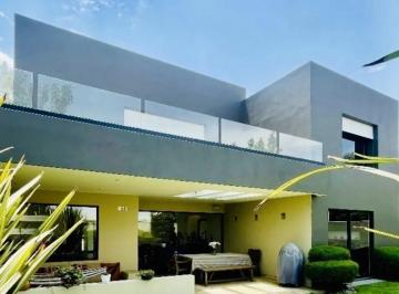 Casa en condominio · 488m² · 3 Recámaras · 4 Estacionamientos · Venta Residencia Cumbres de Santa Fe