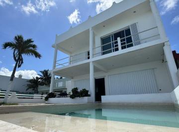 Casa · 420m² · 4 Recámaras · 4 Estacionamientos · Increible Casa en Venta Frente Al Mar en Chelem Progreso (Nvc - 2575)