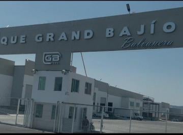 Bodega-Galpón · 542m² · 3 Estacionamientos · Bodega en Renta en Parque Industrial - (4)