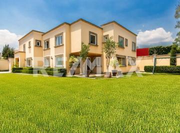 Casa · 563m² · 3 Recámaras · 4 Estacionamientos · Casa en Venta en Lomas de Las Palmas - (4)