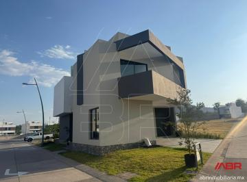 Casa en condominio de 4 habitaciones, Zapopan · Casa Nueva Frente Al Parque Metropolitano