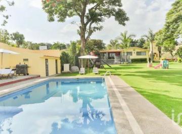 Casa · 480m² · 4 Recámaras · 7 Estacionamientos · Casa en Venta Jardines de Ahuatepec Cuernavaca Morelos