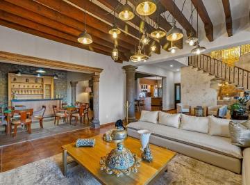 c8e2751dd66779c28f45f32fdba3bd753152f2e0f2d3b6b9c3ed8fb1b07599b8 · Casa en Venta en San Miguel de Allende: Elegancia y Vistas Espectaculares
