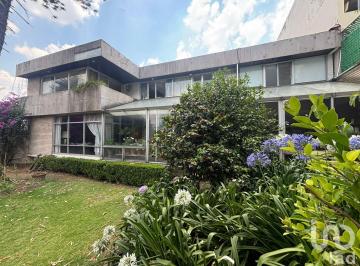 Casa · 580m² · 3 Recámaras · 3 Estacionamientos · Se Vende Casa Para Remodelar en Tecamachalco en Fuente Concordia
