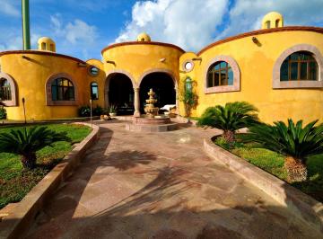 Casa · 1218m² · 7 Recámaras · 1 Estacionamiento · Casa Colonial de 7 Habitaciones en Venta en Isla Mujeres