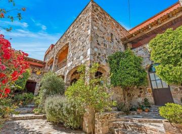26051f63f4d5b02402b06299abbc0126735960d3fb5bb278cde6284aff41716e · Casa en Venta en San Miguel de Allende – Rooftop, Cochera y Cerca del Centro