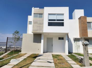 Casa · 99m² · 3 Recámaras · 2 Estacionamientos · Casa en Venta, en El Marques, Qro.