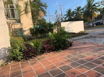 Edificio de 6 habitaciones, Cancún · En Venta Edificio Completo Av Labna