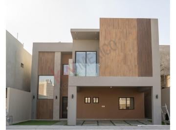 Casa · 228m² · 4 Recámaras · Casa en Juárez