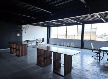 Edificio , Celaya · Centro: Amplio y Moderno Edificio Para Oficinas con Estacionamiento.