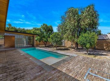 c2772ec42ddcedce3af4f96932447cc4050f54f6557491efb68d9a97832fc89d · Casa Más Casita en San Miguel de Allende, Una Planta, Jardín y Alberca
