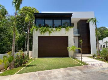Casa · 645m² · 5 Recámaras · 4 Estacionamientos · Casa en Venta en Tulum Country Club
