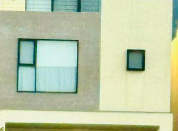 Casa · 208m² · 3 Recámaras · 2 Estacionamientos · Casa en Venta en Fraccionamiento Ferrara Residencial