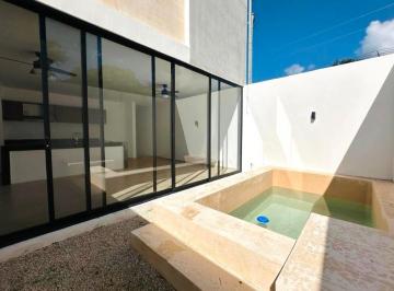 Casa de 2 habitaciones, Mérida · Townhouse en Esquina, con Piscina, Dentro de Privada.