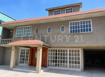 Casa · 435m² · 5 Recámaras · 8 Estacionamientos · Casa en Venta en Santa Catarina Valle de Chalco