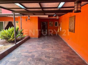 Casa · 250m² · 4 Recámaras · 2 Estacionamientos · Casa Venta Lomas de Circunvalacion