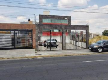 Casa · 267m² · 3 Recámaras · 6 Estacionamientos · Casa en Venta. Calzada del Pacífico, Toluca, Estado de Mexico