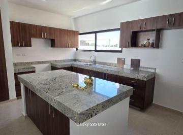 APARTADO: $50,000
PRECIO: $4,590,00
ENGANCHE: 10%
FECHA DE ENTREGA: INMEDIATA
FO · Se Vende Casa en Privada Al Norte de La Ciudad