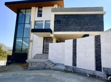 Casa de 4 habitaciones, Monterrey · Casa en Venta Sierra Alta 10 Mo. Sector