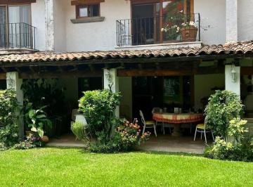 Casa · 274m² · 4 Recámaras · 2 Estacionamientos · Casa en Venta en Vista Hermosa Cuernavaca
