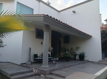 Casa de 3 habitaciones, Irapuato · Hermosa Residencia en Venta Villas de Irapuato con Alberca