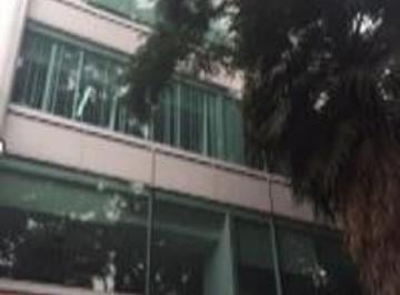 Oficina · 200m² · 2 Estacionamientos · Oficina en Renta