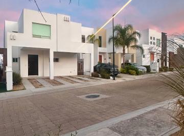 Casa en condominio de 3 habitaciones, Querétaro · Casa en Venta con Estudio, Cumbres del Lago Juriquilla Queretaro