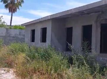 Casa · 650m² · 3 Recámaras · A Espaldas de Nogalar del Campestre