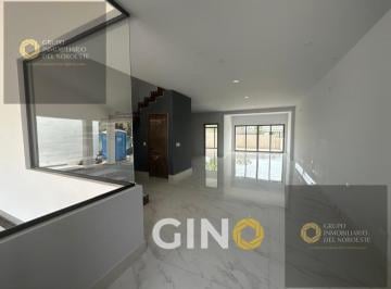 Casa · 334m² · 4 Recámaras · 3 Estacionamientos · Casa en Venta en La Primavera Culiacán