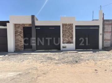 Casa · 210m² · 3 Recámaras · 2 Estacionamientos · Casa en Venta en Tequisquiapan, Querétaro