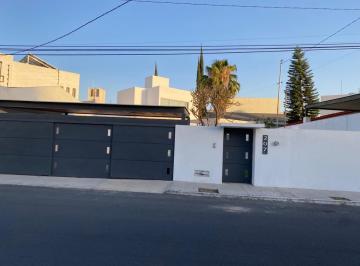 Casa de 3 habitaciones, Querétaro · ¡Casa en Venta en San Ángel, Querétaro! Privada Cerrada y Ubicación Inmejorable
