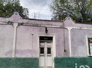 Casa · 236m² · 6 Recámaras · 10 Estacionamientos · Casa en Venta en El Centro de Mérida Para Remodelar, Zona Santiago