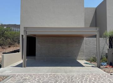 Casa de 4 habitaciones, Querétaro · Casa en Venta Ubicada en Fraccionamiento Altozano
