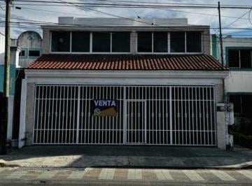 Casa de 3 habitaciones, Mérida · Casa en Venta en Pensiones, por Av Merida 2000