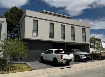 Casa de 3 habitaciones, Guadalajara · Venta de Casa en Los Robles Residencial en Coto Galeanas