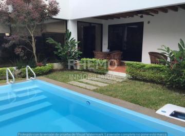 Casa · 500m² · 3 Recámaras · 4 Estacionamientos · Casa en Venta en Fraccionamiento a I m P, Poza Rica, Ver.