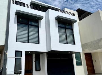 Casa · 250m² · 3 Recámaras · 2 Estacionamientos · Casa en Valle Imperial
