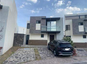 Casa de 3 habitaciones, El Marqués · Casa Amueblada en Renta Ubicada en Zibata