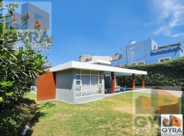 Casa · 261m² · 3 Recámaras · 4 Estacionamientos · Casa en Venta en Panzacola Santa Catarina Coyoacán Centro
