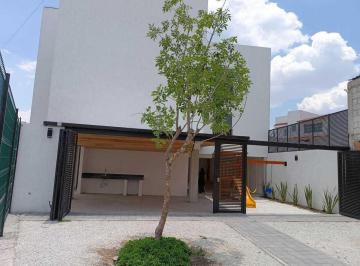 Departamento · 130m² · 2 Recámaras · 2 Estacionamientos · Hermoso Departamento en Renta Zona Centro Sur.