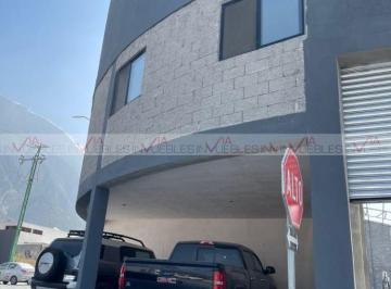 Nave industrial · 779m² · 1 Recámara · 3 Estacionamientos · Nave Industrial en Renta en Santa Catarina