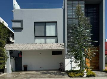 Casa de 3 habitaciones, Zapopan · Casa en Venta Valle Real