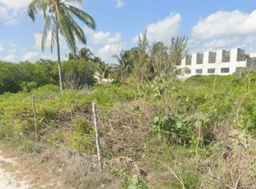 Terreno / Lote · 900m² · Terreno en Venta en Chelem Puerto, a Muy Pocos m del Mar, en Esquina