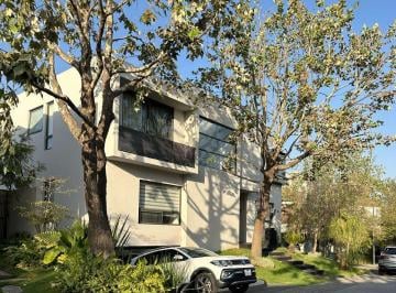 Casa en condominio de 4 habitaciones, Zapopan · Casa en Venta en Reserva Real, Zapopan, Jalisco