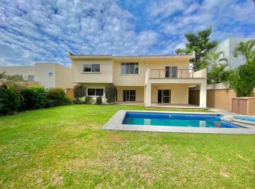 Casa de 4 habitaciones, Cuernavaca · Renta Fraccionamiento Real Las Quintas