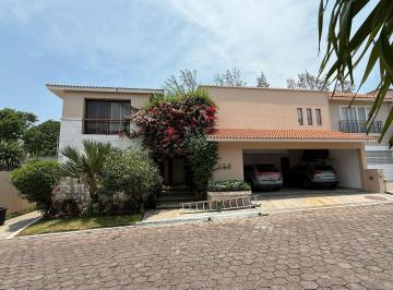 Casa · 500m² · 4 Recámaras · 2 Estacionamientos · Casa en Venta Colindante a Fairway del Hoyo 10, Fracc. Club de Golf Villa Rica