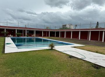 Casa · 1050m² · 10 Recámaras · 3 Estacionamientos · Casa en Renta Av Bellavista, Col. Centro. Coatzacoalcos, Ver.