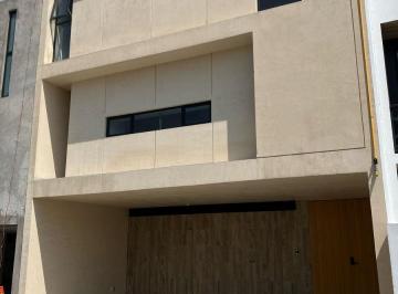 Casa en condominio · 120m² · 3 Recámaras · 3 Estacionamientos · Lago Esmeralda